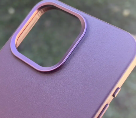  review the Mujjo leather case for iPhone 15 Pro Max