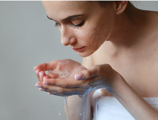 When to Use Micellar Water Before or After Washing Face?